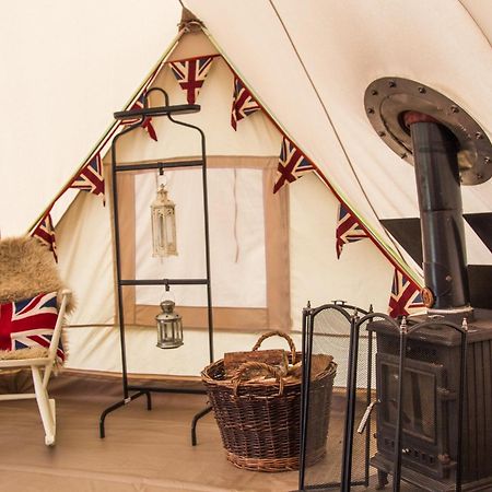 Camp Katur Glamping Hotel Carthorpe ภายนอก รูปภาพ