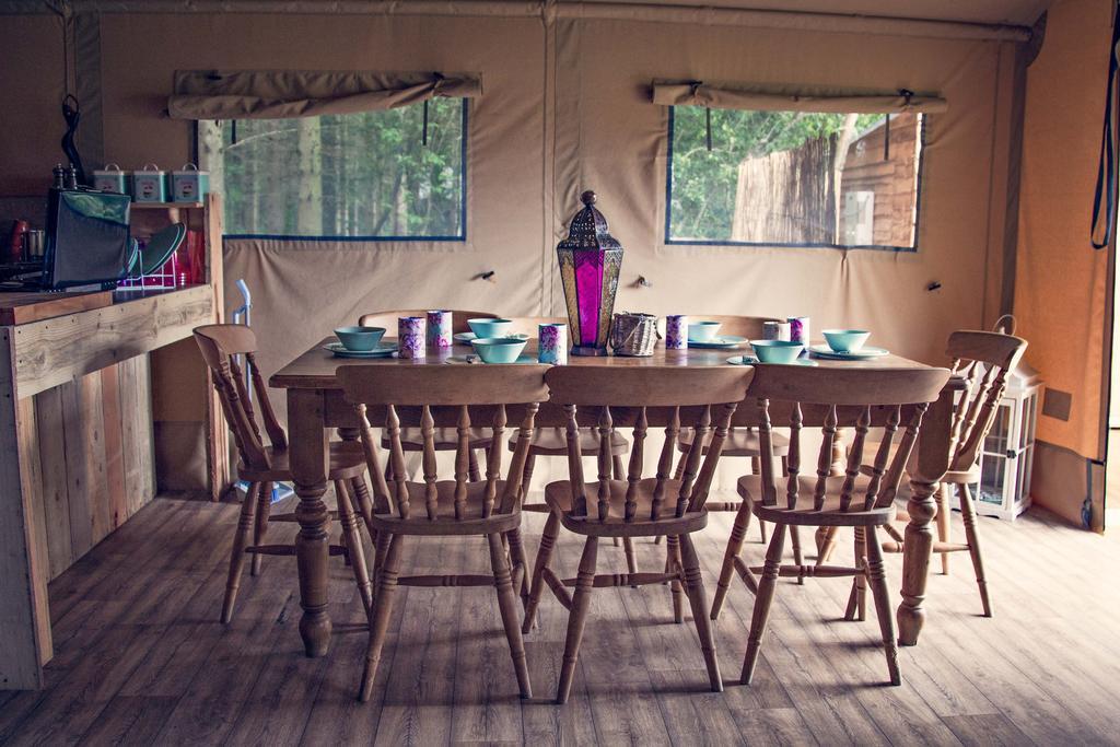 Camp Katur Glamping Hotel Carthorpe ภายนอก รูปภาพ